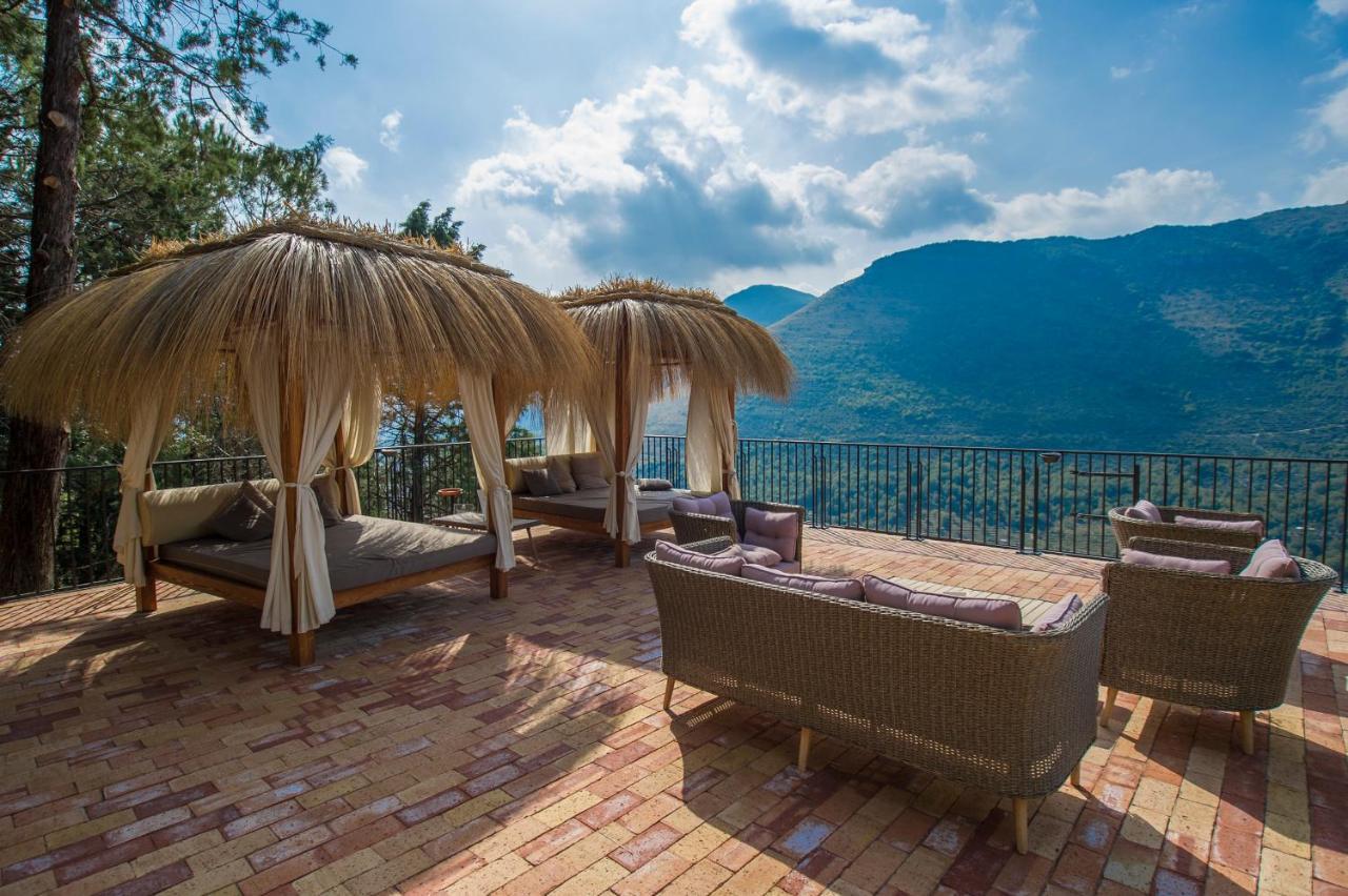 Vytae Spa & Resort Vallecorsa Bagian luar foto