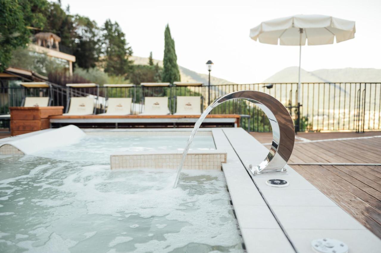Vytae Spa & Resort Vallecorsa Bagian luar foto