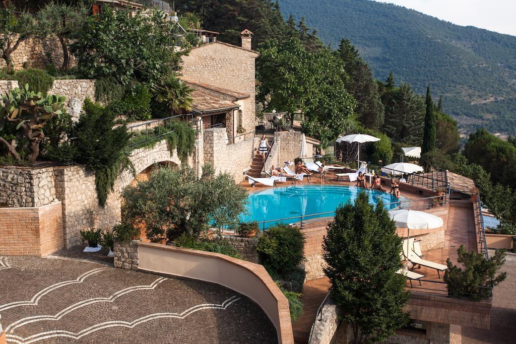 Vytae Spa & Resort Vallecorsa Bagian luar foto